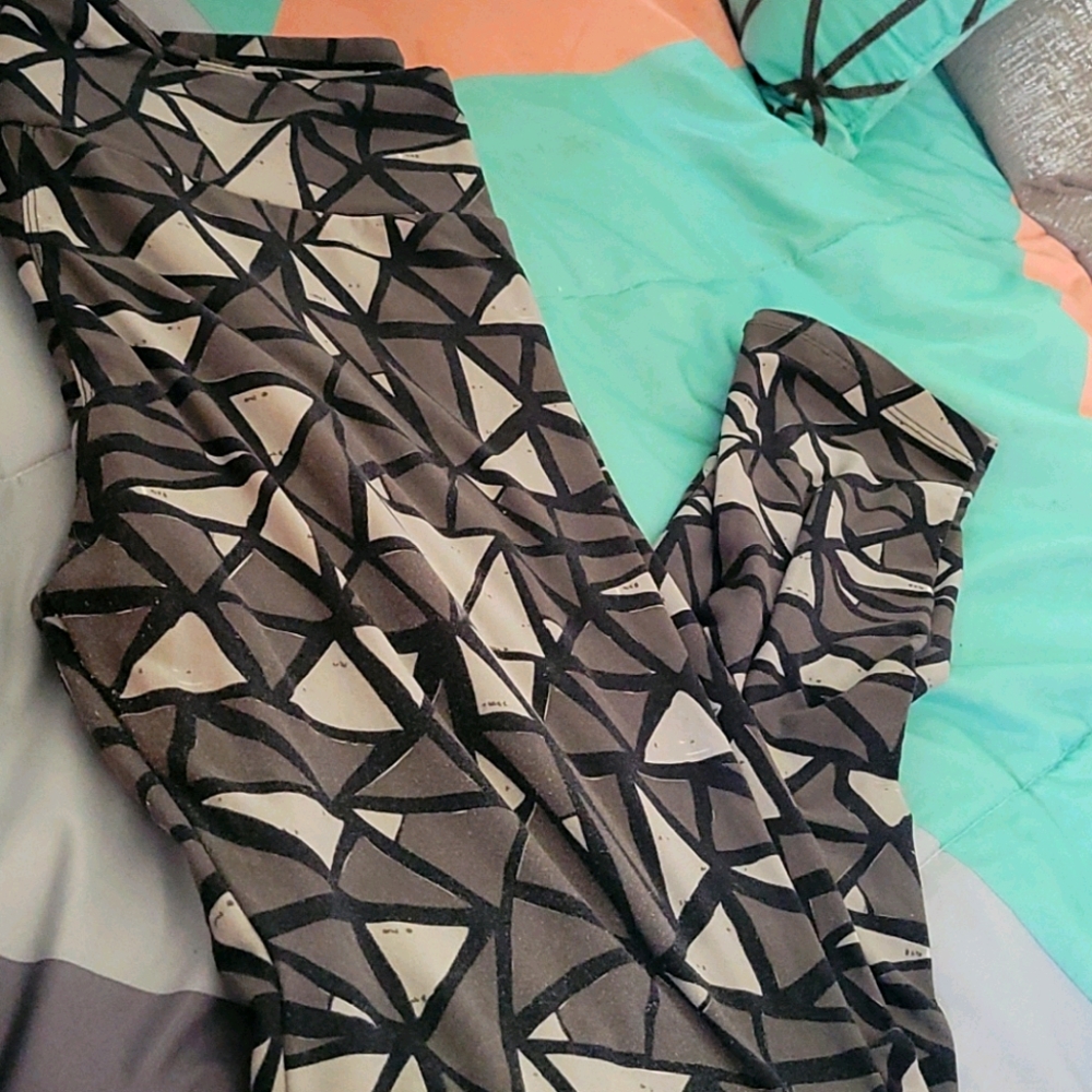 Lularoe tall and curvy leggings